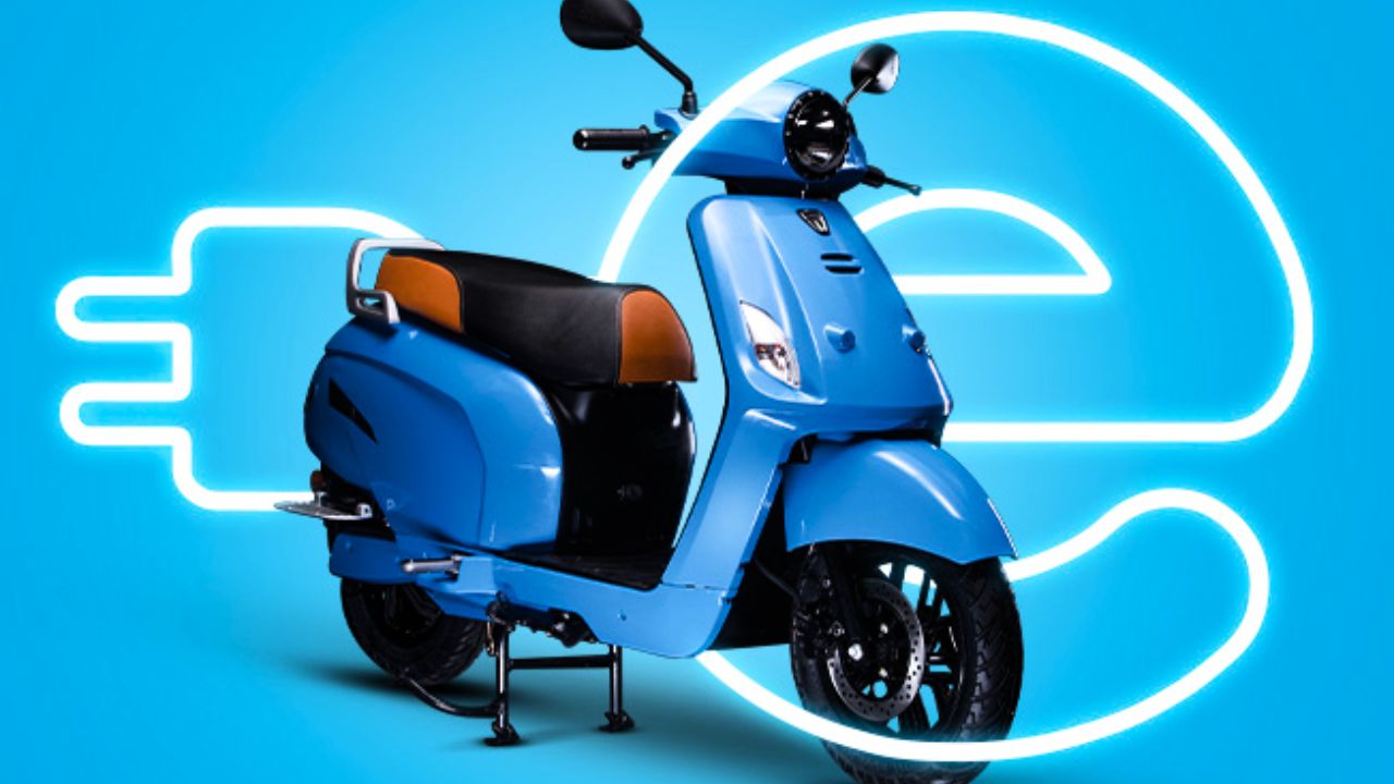 Here is image of Godawari Eblu FEO electric scooter in blue colour